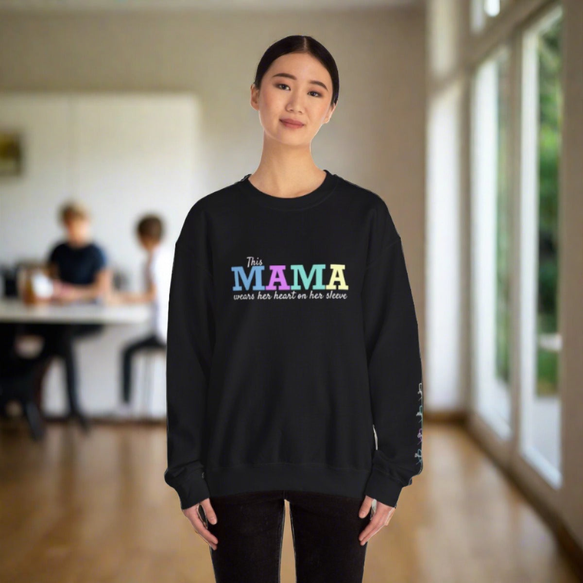 This MAMA wears her heart on her sleeve sweatshirt-Bl/Pastel